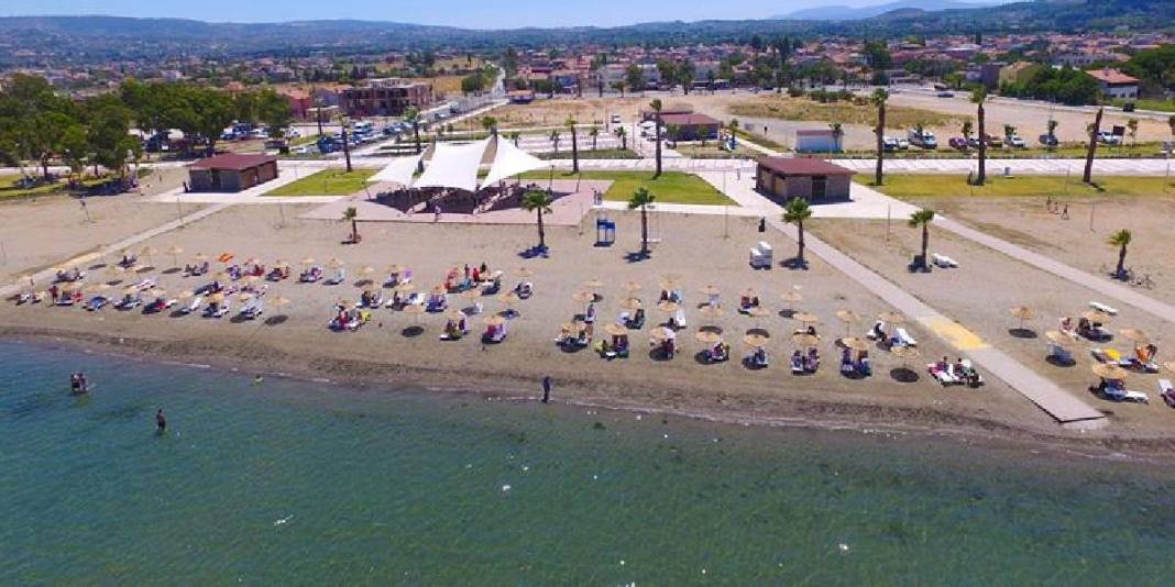 Yüzme bilmeyenler için cennet köşe! Ege’nin en güvenli plajı: İncecik kumu, çarşaf gibi denizi mest ediyor! 3